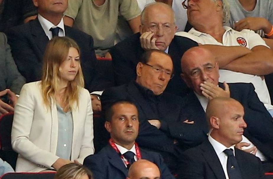 Berlusconi parla con Galliani. Forte